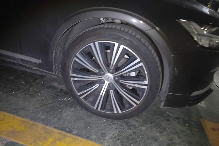 Used Volvo S90 2022 B5 Zhiya Luxury Edition Right Front Wheel Hub