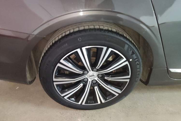 Used Volvo S90 2022 B5 Zhiyi Luxury Edition Right Rear Wheel Hub