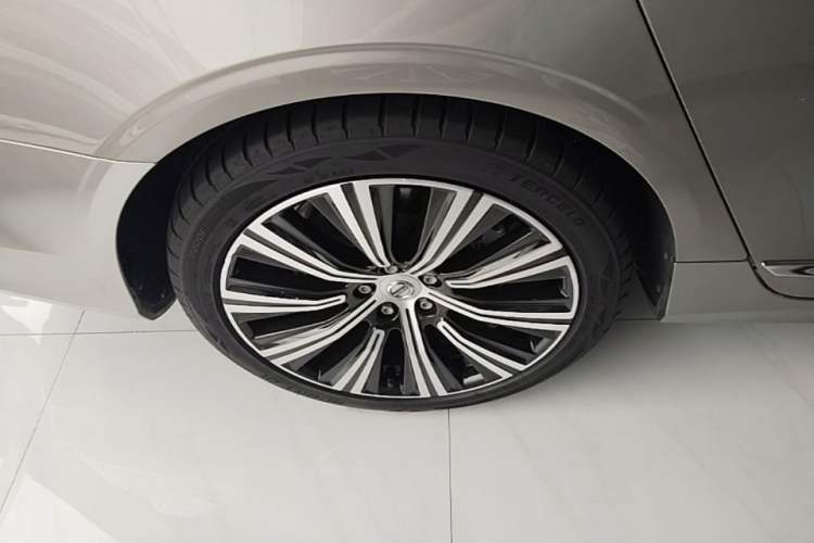 Used Volvo S90 2022 B5 Zhiyuan Luxury Edition Right Rear Wheel Hub