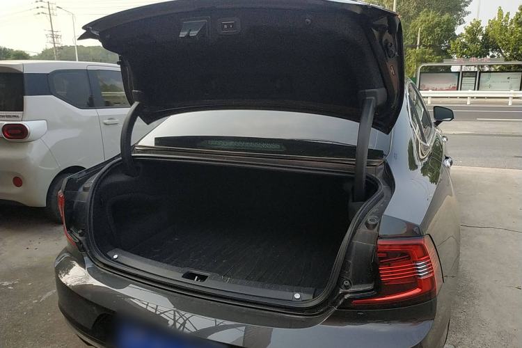 Used Volvo S90 2022 B5 Zhiyi Luxury Edition Trunk