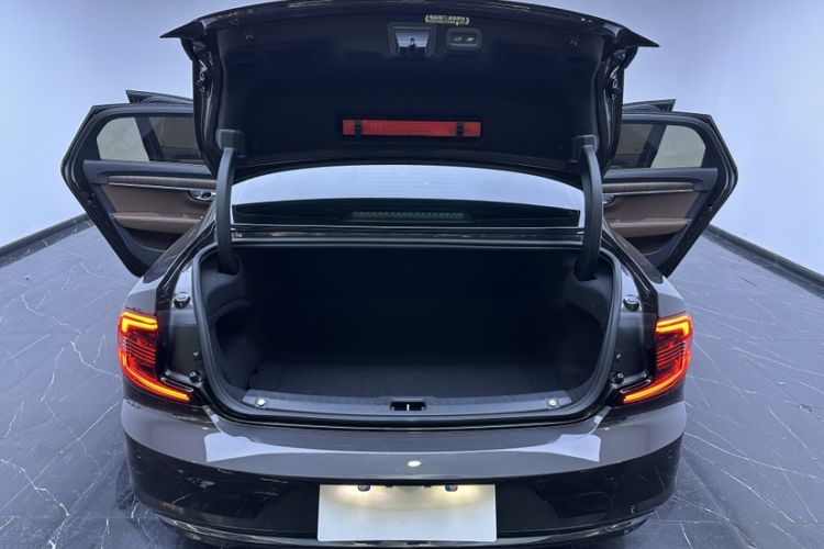 Used Volvo S90 2022 B5 Zhiyuan Luxury Edition Trunk