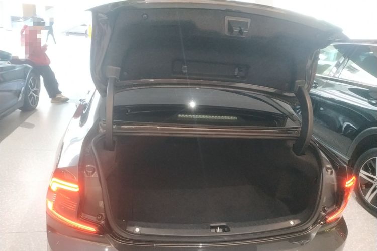 Used Volvo S90 2022 B5 Zhiyi Luxury Edition Trunk