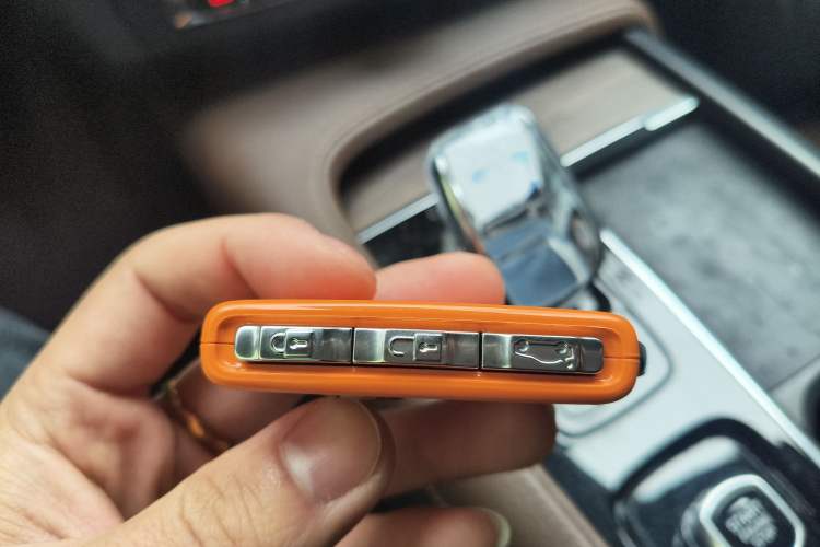Used Volvo S90 2022 B5 Zhiyuan Luxury Edition Vehicle Key