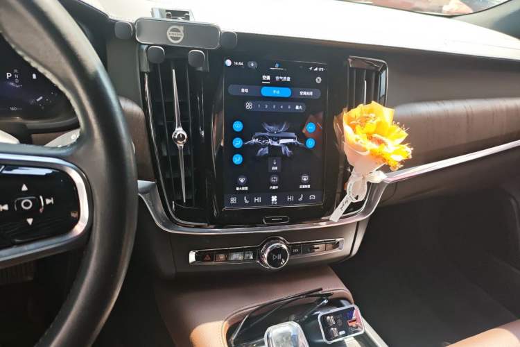 Used Volvo S90 2022 B5 Zhiyuan Luxury Edition Audio And AC Panel