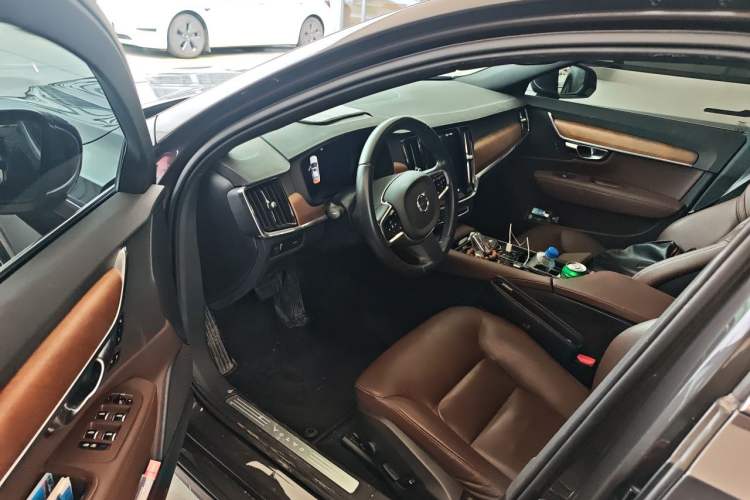 Used Volvo S90 2022 B5 Zhiyi Luxury Edition Driver Seat