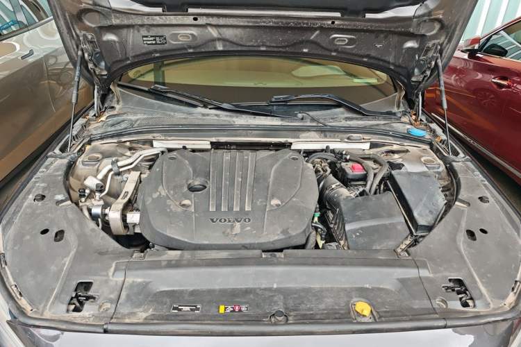 Used Volvo S90 2022 B5 Zhiyi Luxury Edition Engine Bay