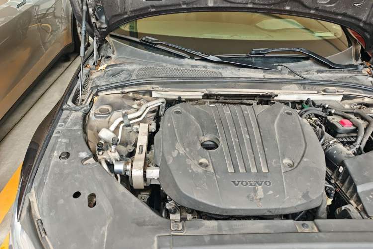 Used Volvo S90 2022 B5 Zhiyi Luxury Edition Engine Bay Right