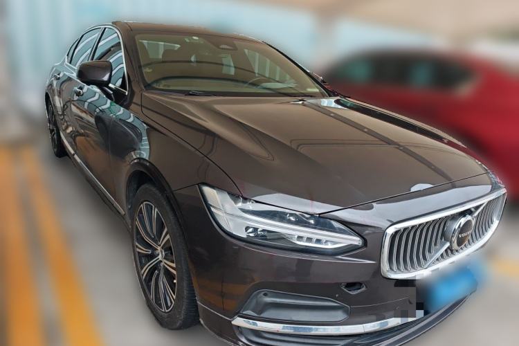 Used Volvo S90 2022 B5 Zhiyi Luxury Edition Front Right 45 Deg
