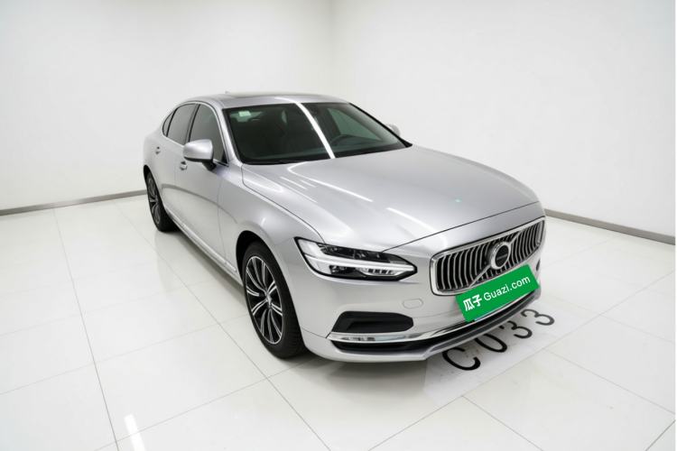 Used Volvo S90 2022 B5 Zhiyi Luxury Edition Front Right 45 Deg
