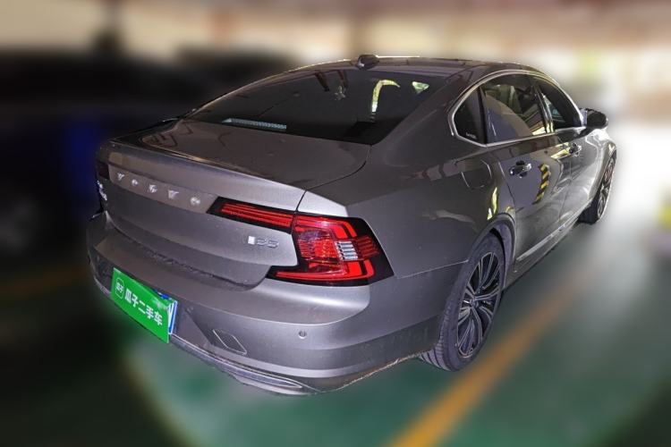 Used Volvo S90 2022 B5 Zhiyi Luxury Edition Rear Right 45 Deg