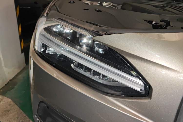 Used Volvo S90 2022 B5 Zhiyi Luxury Edition Right Front Headlight