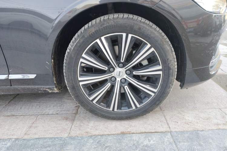 Used Volvo S90 2022 B5 Zhiyi Luxury Edition Right Front Wheel Hub