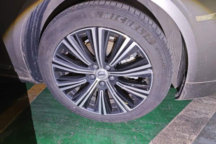 Used Volvo S90 2022 B5 Zhiyi Luxury Edition Right Front Wheel Hub