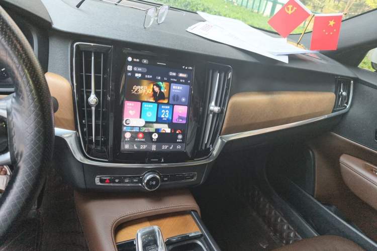 Used Volvo S90 2022 B5 Zhiyi Luxury Edition Audio And AC Panel