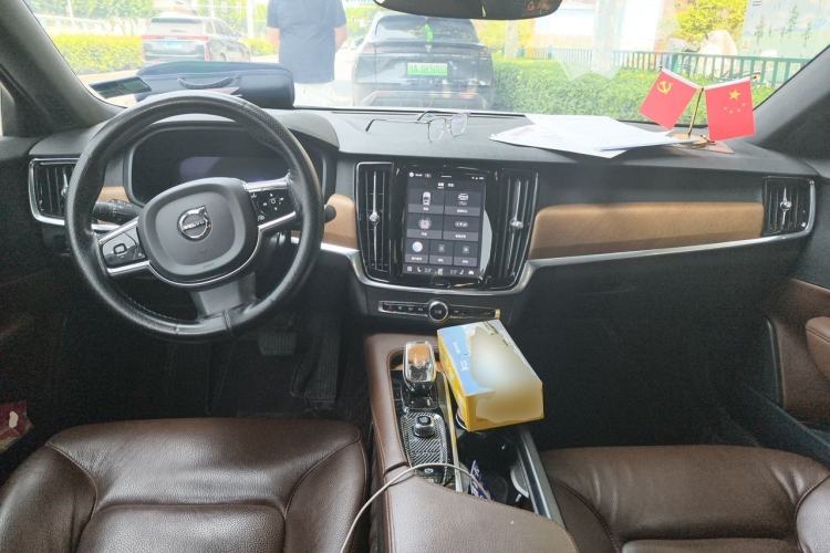 Used Volvo S90 2022 B5 Zhiyi Luxury Edition Center Console