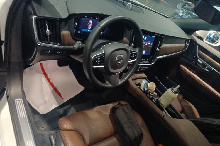 Used Volvo S90 2022 B5 Zhiyuan Luxury Edition Center Console