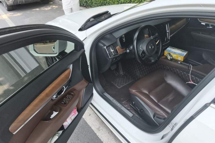 Used Volvo S90 2022 B5 Zhiyi Luxury Edition Driver Seat