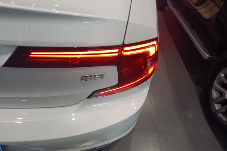 Used Volvo S90 2022 B5 Zhiyuan Luxury Edition Exterior 3