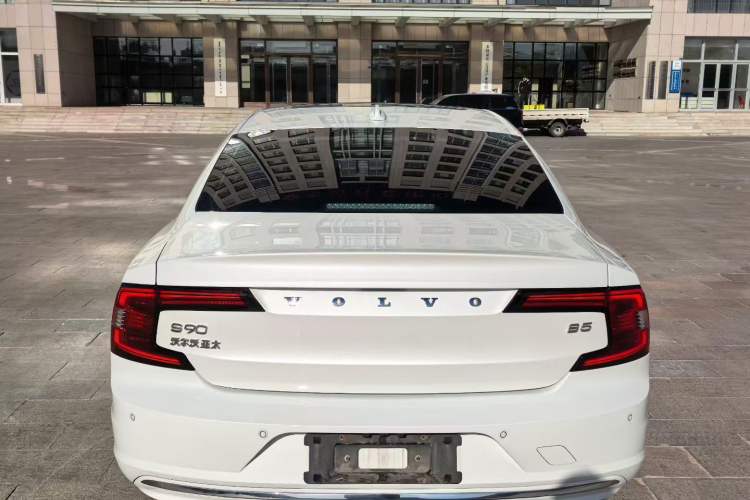 Used Volvo S90 2022 B5 Zhiyuan Luxury Edition Exterior 4