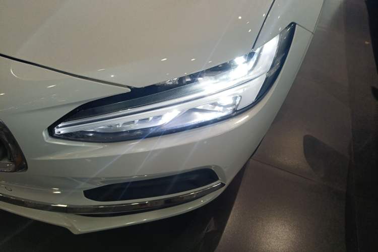 Used Volvo S90 2022 B5 Zhiyuan Luxury Edition Left Front Headlight