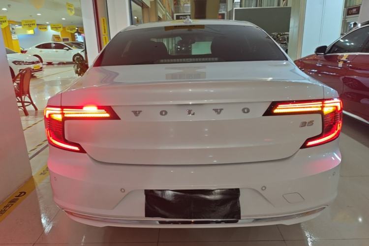 Used Volvo S90 2022 B5 Zhiyi Luxury Edition Rear