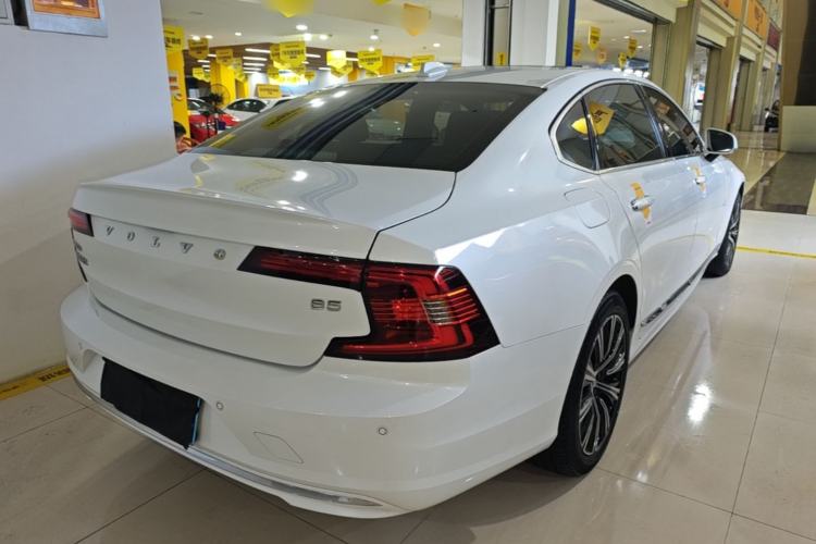 Used Volvo S90 2022 B5 Zhiyi Luxury Edition Rear Right 45 Deg