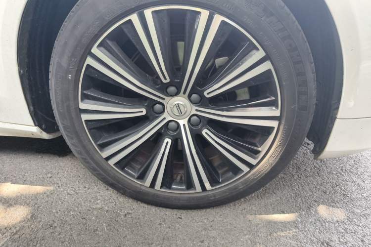 Used Volvo S90 2022 B5 Zhiyi Luxury Edition Right Front Wheel Hub