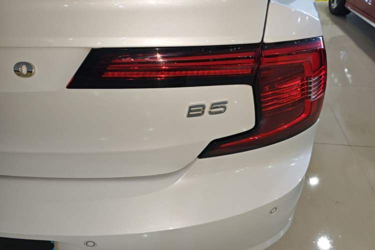 Used Volvo S90 2022 B5 Zhiyi Luxury Edition Right Rear Taillight