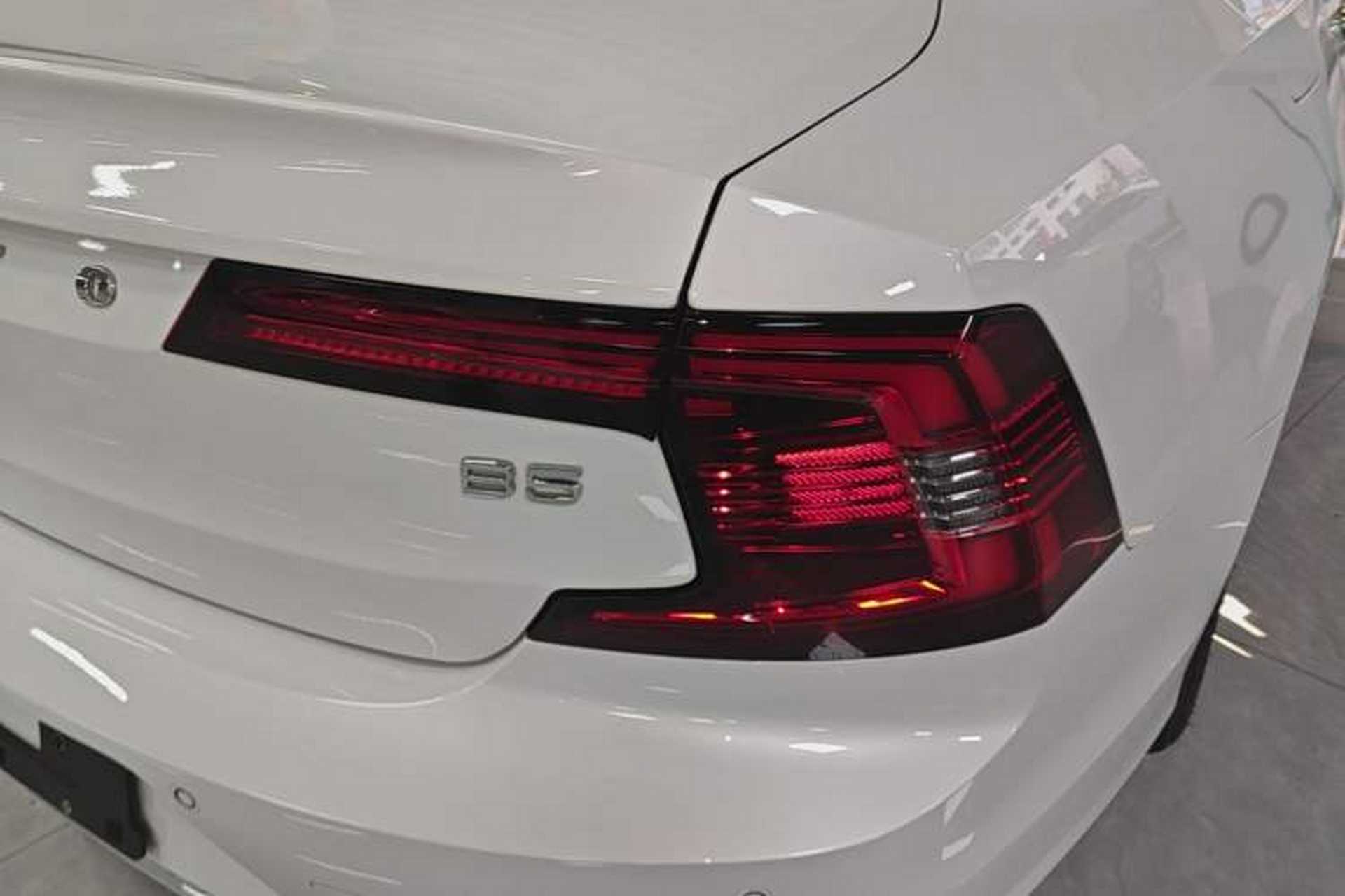 Used Volvo S90 2022 B5 Zhiyi Luxury Edition Right Rear Taillight