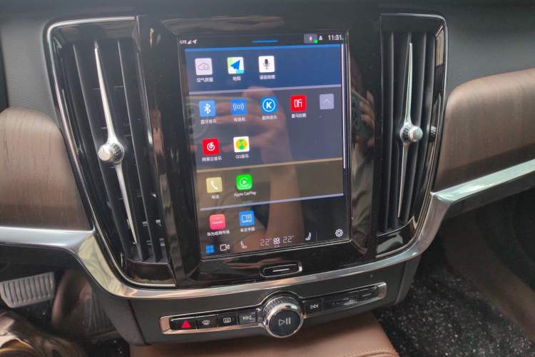 Used Volvo S90 2023 B5 Zhiyuan Luxury Edition Audio And AC Panel