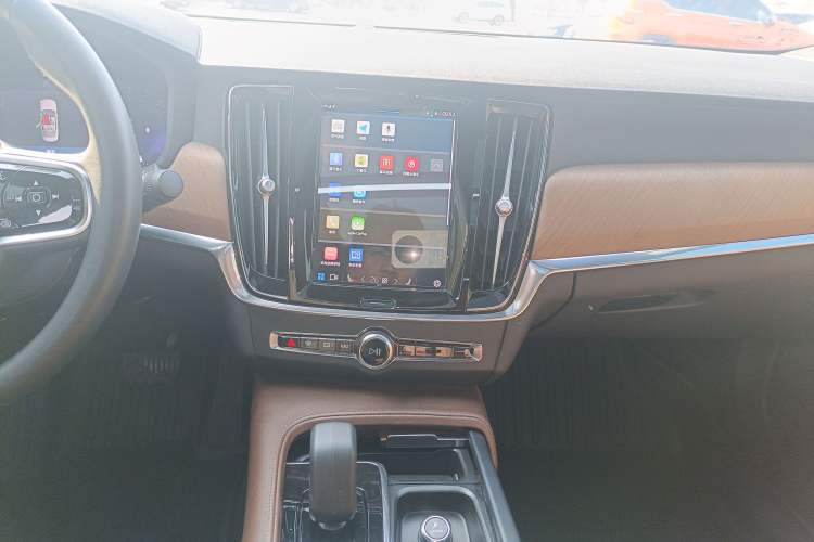 Used Volvo S90 2023 B5 Zhiyi Luxury Edition Audio And AC Panel