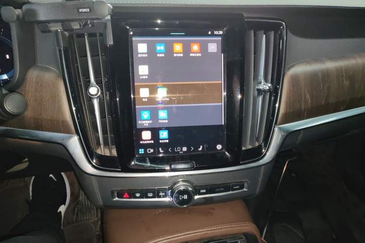 Used Volvo S90 2023 B5 Zhiyuan Luxury Edition Audio And AC Panel
