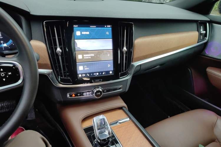 Used Volvo S90 2023 B5 Zhiyi Luxury Edition Audio And AC Panel