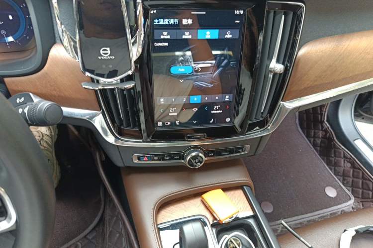 Used Volvo S90 2023 B5 Zhiyi Luxury Edition Audio And AC Panel