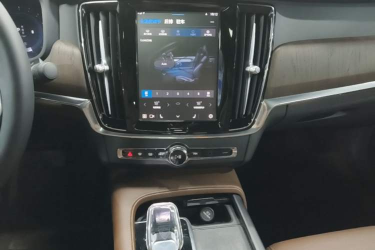 Used Volvo S90 2023 B5 Zhiyuan Luxury Edition Audio And AC Panel