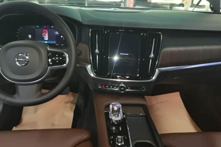 Used Volvo S90 2023 B5 Zhiyuan Luxury Edition Audio And AC Panel