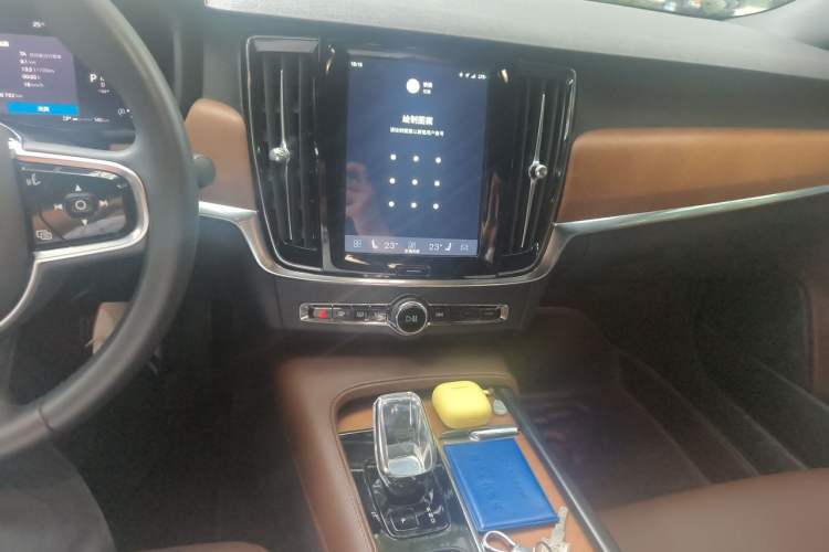 Used Volvo S90 2023 B5 Zhiyi Luxury Edition Audio And AC Panel