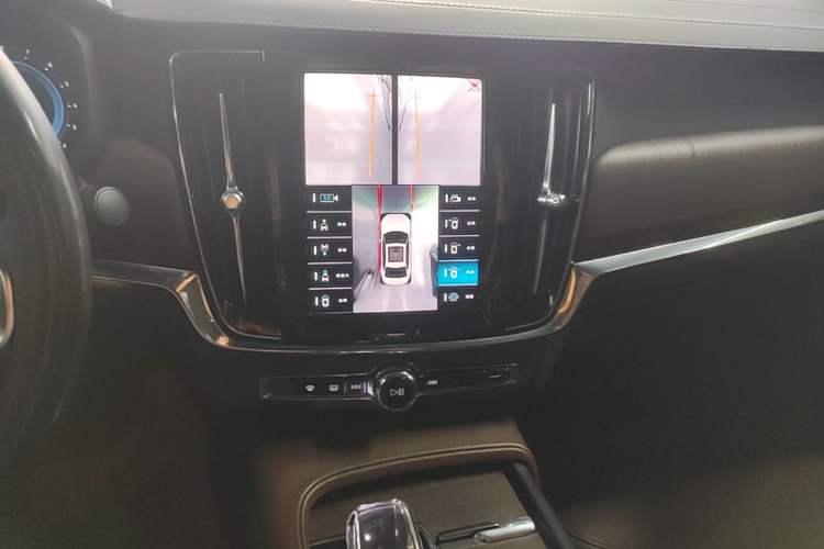 Used Volvo S90 2023 B5 Zhiyuan Luxury Edition Audio And AC Panel