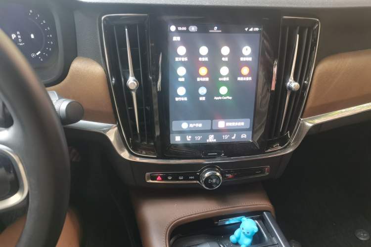 Used Volvo S90 2023 B5 Zhiyi Luxury Edition Audio And AC Panel