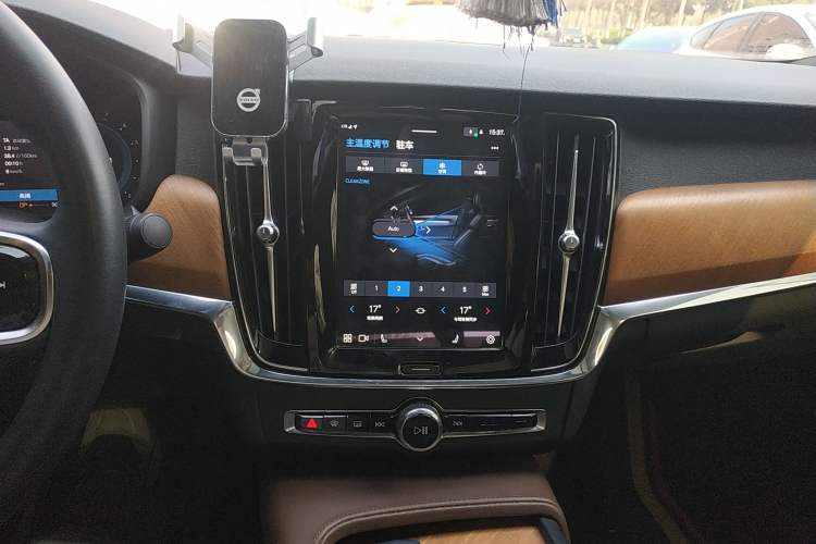 Used Volvo S90 2023 B5 Zhiyi Luxury Edition Audio And AC Panel