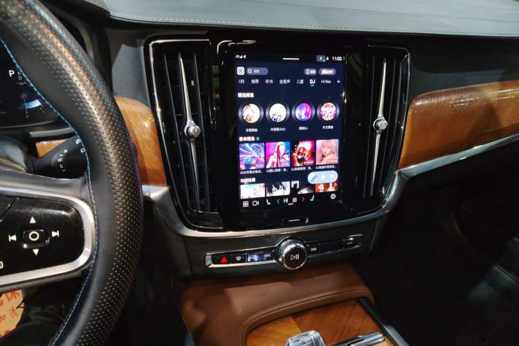 Used Volvo S90 2023 B5 Zhiyi Luxury Edition Audio And AC Panel