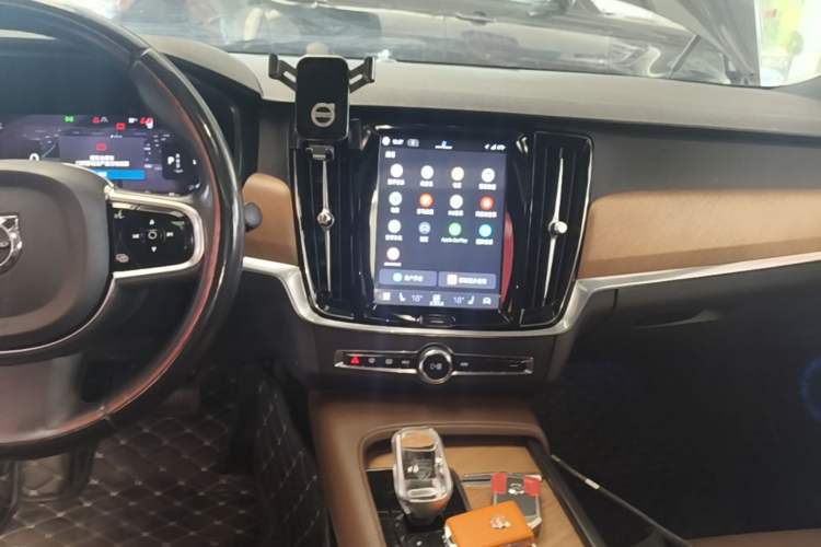 Used Volvo S90 2023 B5 Zhiyi Luxury Edition Audio And AC Panel
