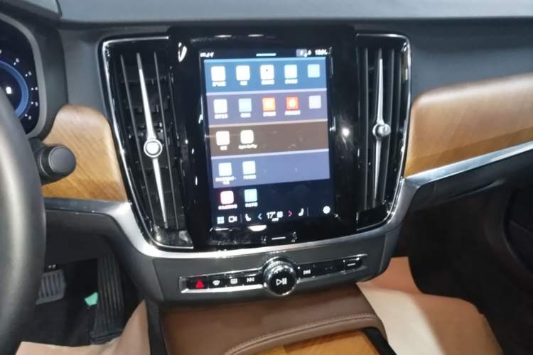 Used Volvo S90 2023 B5 Zhiyi Luxury Edition Audio And AC Panel