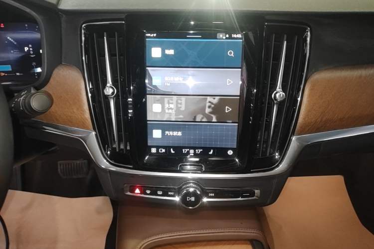 Used Volvo S90 2023 B5 Zhiyi Luxury Edition Audio And AC Panel