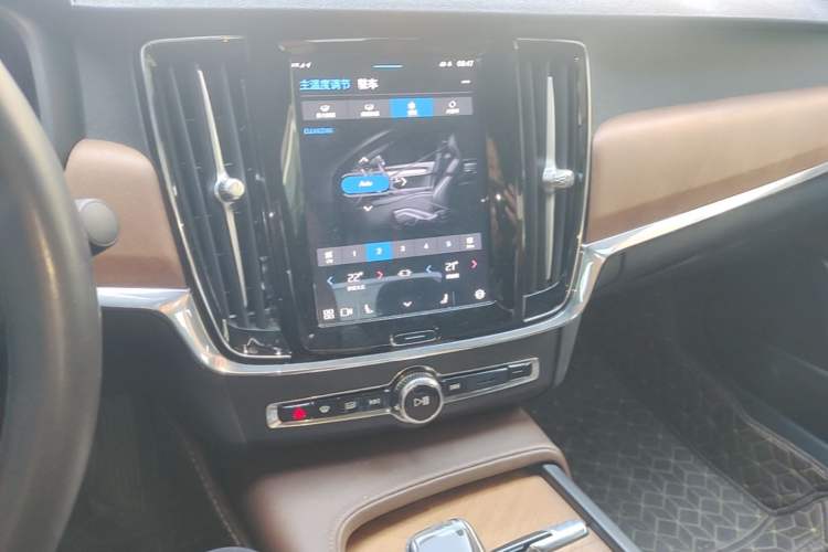 Used Volvo S90 2023 B5 Zhiyi Luxury Edition Audio And AC Panel