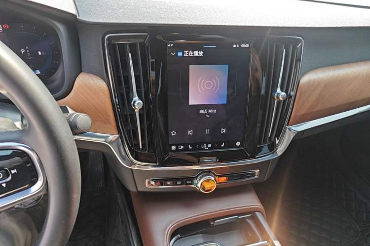 Used Volvo S90 2023 B5 Zhiyi Luxury Edition Audio And AC Panel