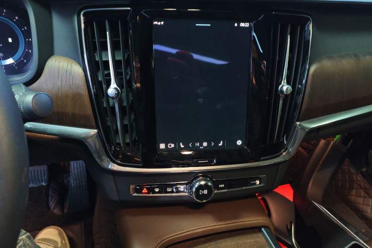 Used Volvo S90 2023 B5 Zhiyuan Luxury Edition Audio And AC Panel