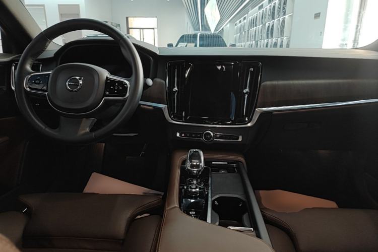 Used Volvo S90 2023 B5 Zhiyuan Luxury Edition Center Console