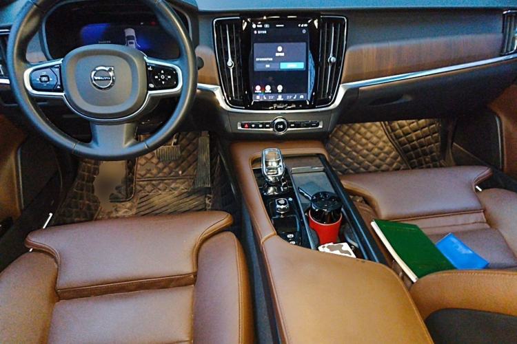Used Volvo S90 2023 B5 Zhiyuan Luxury Edition Center Console