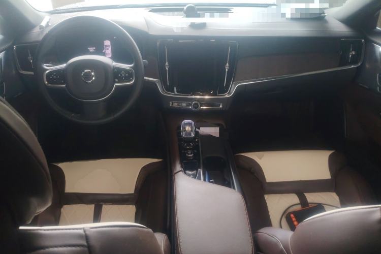 Used Volvo S90 2023 B5 Zhiyuan Luxury Edition Center Console